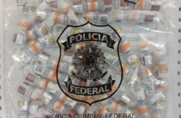 PF descobre carga de medicamento para emagrecimento escondida em bagagem no Rio