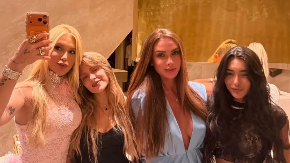 Virginia, Luísa Sonza e Nicole Bahls curtem festa na Itália ao lado de Vini Jr.