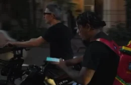 Zema vira entregador por um dia e ação gera críticas nas redes: “oportunismo”