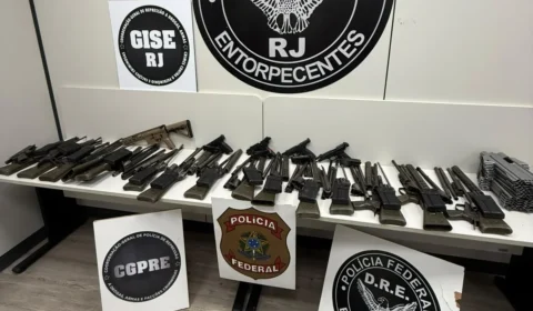 Carga de guerra é interceptada na Via Dutra; PF apreende 16 fuzis e quatro pistolas a caminho do Rio