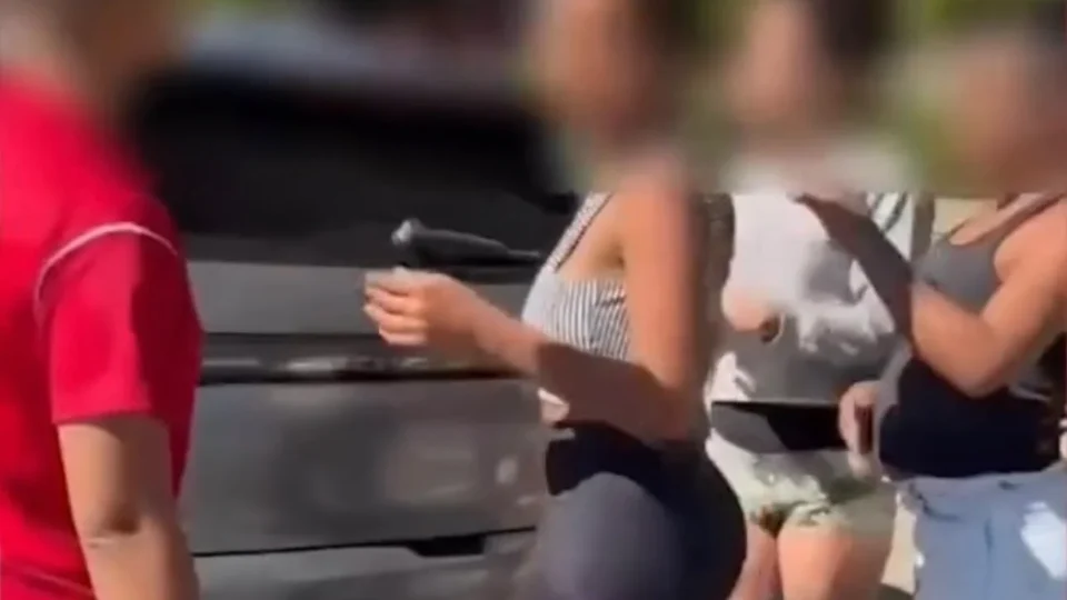 Quatro mulheres são presas após cobrar R$ 500 de homem ameaçado com divulgação de fotos íntimas no RJ