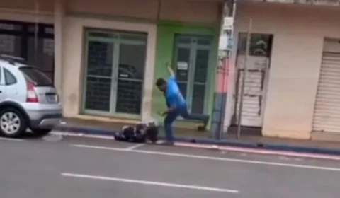 Vídeo registra discussão que terminou com atendente da área azul agredida em MG