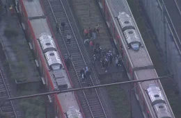 Incêndio em trem da Trivia Trens paralisa linhas 11, 12 e 13 em SP