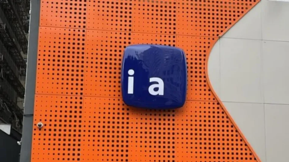 Por que o Itaú mudou as fachadas e tirou o nome das agências?