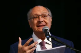 Alckmin é reeleito vice-presidente após atuar como ponte entre Lula, empresários e EUA