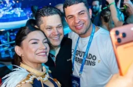 Alcolumbre e ministro Frederico Siqueira usam avião da FAB para festa em Parintins