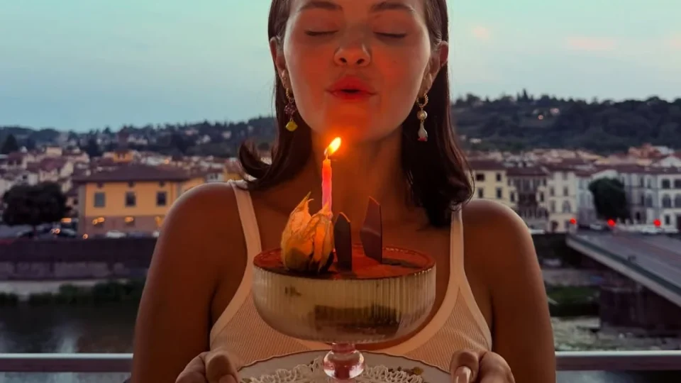 Selena Gomez Brasil: veja como foi seu aniversário em Bolonha aos 34 anos