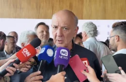 Arruda diz que BRB está “quebrado”, aponta rombo bilionário e promete choque de gestão no DF