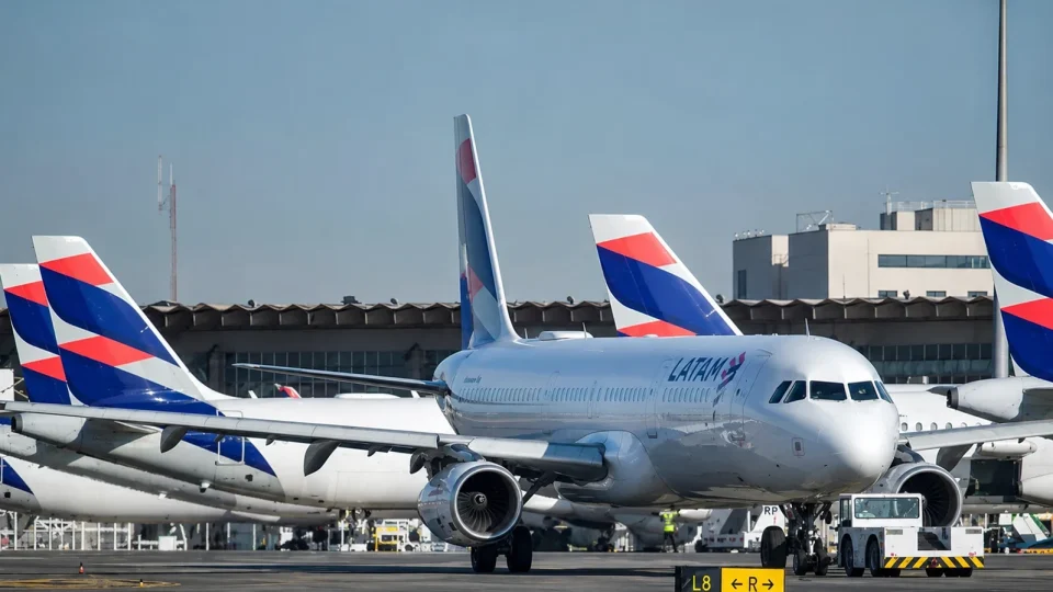 BTG aposta na Latam Airlines Brasil e prevê salto de 37% nas ações com foco em hubs