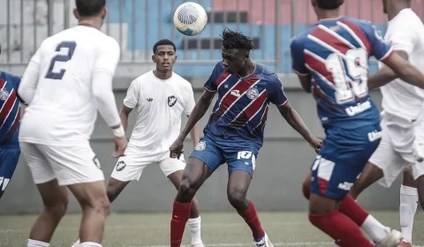 Esporte Clube Bahia x Corinthians: clube baiano aposta em reformulação da base e libera promessas para o exterior