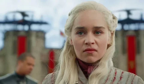 Emilia Clarke revela impacto da doença e critica final de GoT