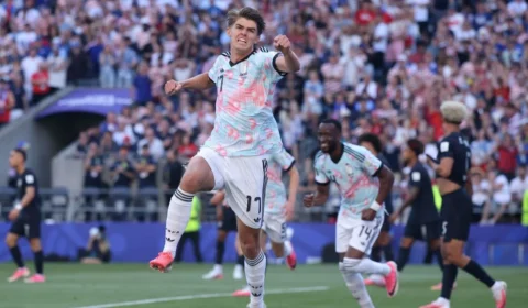 Bélgica goleia EUA por 4 a 1 e cala estádio em Seattle