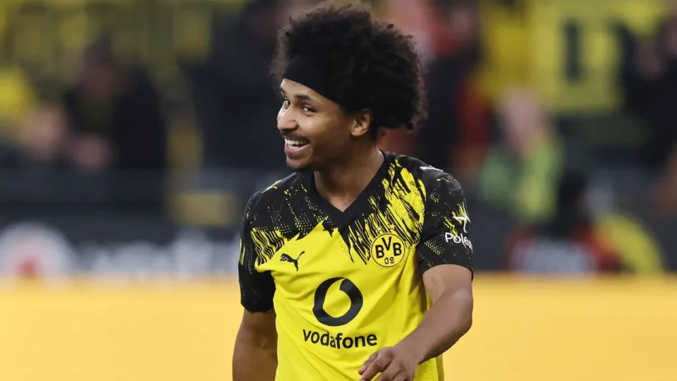 Adeyemi estreia pelo Barcelona, e Hamza ganha nova chance como titular