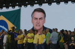 Defesa diz que Bolsonaro não autorizou vídeo de IA em convenção de Flávio; resposta pode mudar rumo do caso