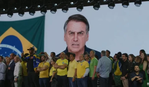 Defesa diz que Bolsonaro não autorizou vídeo de IA em convenção de Flávio; resposta pode mudar rumo do caso