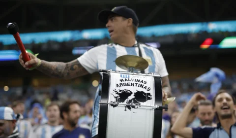 Semifinal Argentina x Inglaterra terá veto a bandeiras das Malvinas
