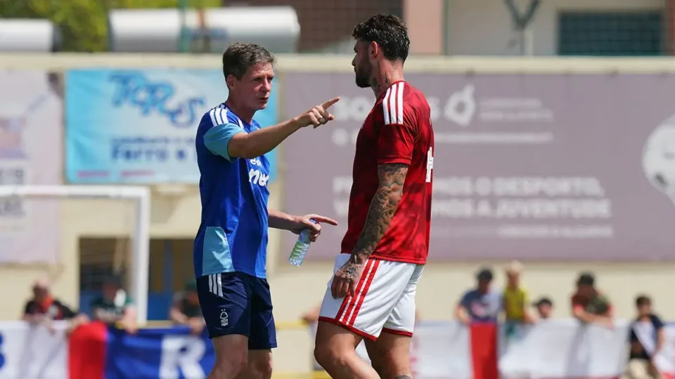 Nottingham Forest x Vitória hoje: invictos duelam no Algarve ao vivo