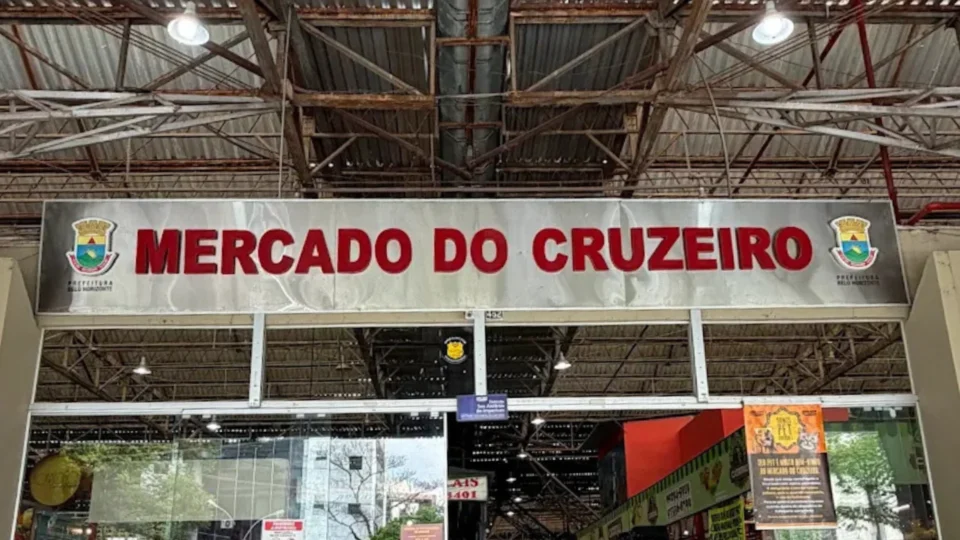 Homem morre após beber cocaína diluída em mercado de BH; segurança é preso