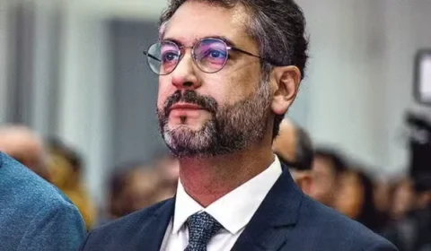 Amapá: Justiça aplica multa de R$ 25 mil ao governador Clécio Luís por propaganda eleitoral