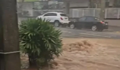 Mais de mil pessoas estão fora de casa no Rio Grande do Sul devido às fortes chuvas