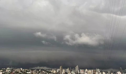 Alerta laranja: tempestade hoje em Chapecó; ventos de 100 km/h previstos