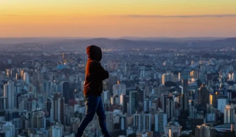 Frio de 9°C muda a rotina em BH e mantém moradores em alerta nesta semana