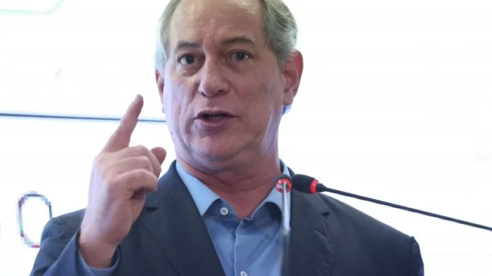 PL do Ceará afasta apoio de Ciro Gomes a Flávio Bolsonaro