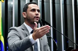 PL adia decisão em Minas e espera resposta de Cleitinho para definir disputa pelo governo
