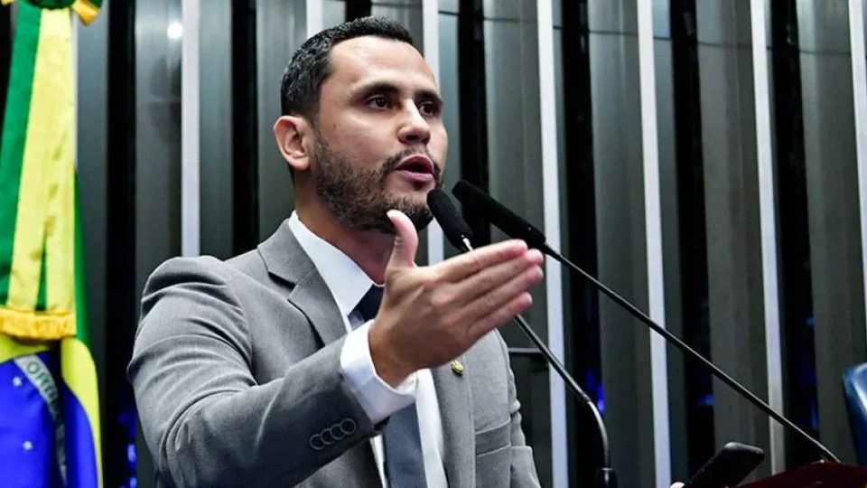 PL adia decisão em Minas e espera resposta de Cleitinho para definir disputa pelo governo