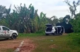 Perseguição em alta velocidade termina com corpo encontrado no porta-malas de carro