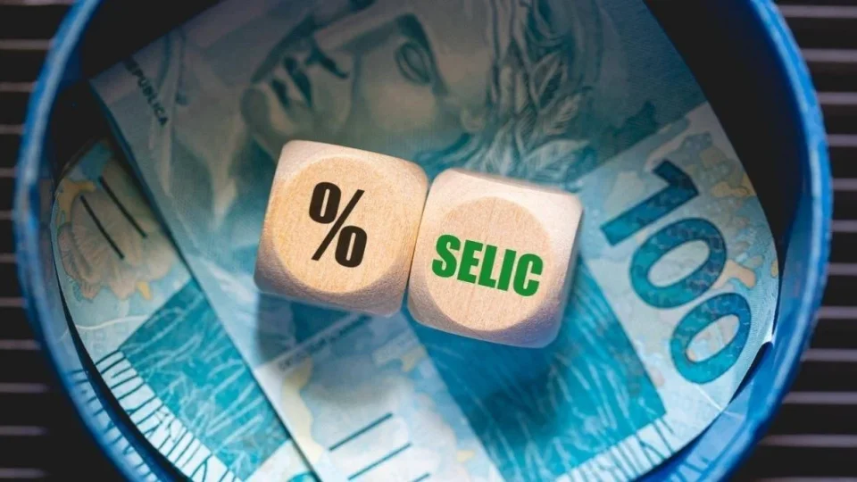 Mercado mantém Selic em 14% para 2026 mesmo com inflação menor