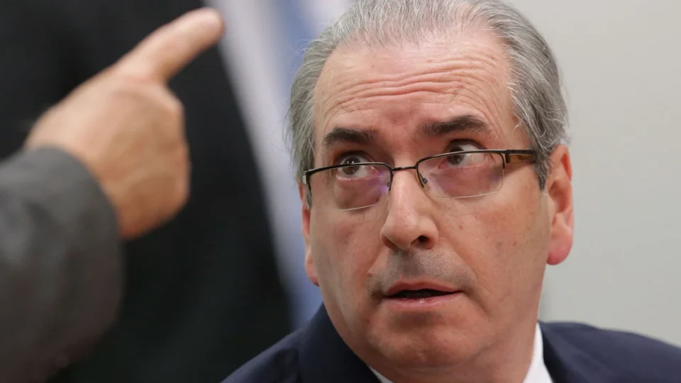 STF bloqueia R$ 6 mi de Eduardo Cunha por desvio de emendas