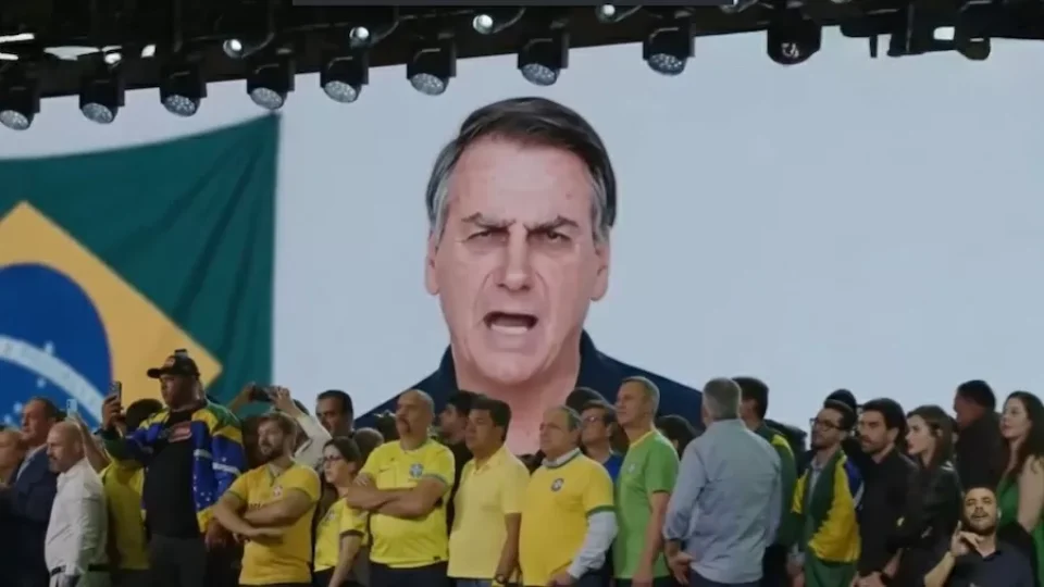 Bolsonaro diz que não autorizou vídeo de IA usado por Flávio; decisão pode complicar campanha