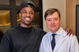 Médico dermatologista apaga foto com Vini Jr. após procedimento estético viralizar