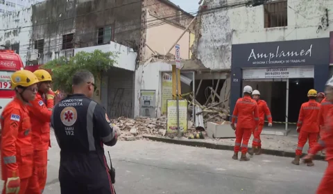 Desabamento hoje no Recife fere 4 em gráfica durante reforma