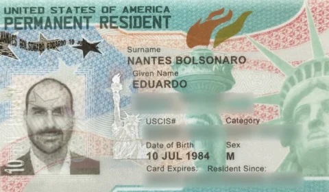 Eduardo Bolsonaro consegue Green Card e passa a ter residência permanente nos EUA