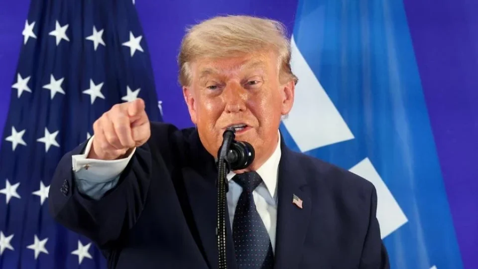 Trump zera tarifa de genéricos até 2027 e prepara alta de 200% em 2029