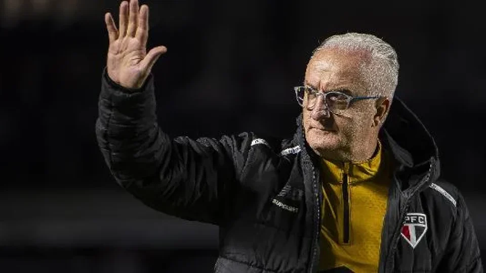 Athletico PR enfrenta São Paulo hoje em jogo decisivo pelo Brasileirão