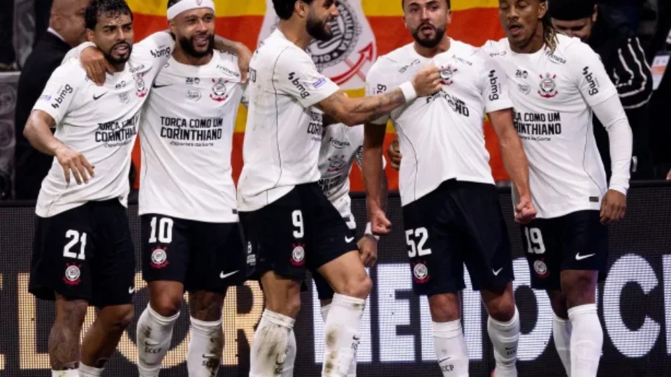 Corinthians confirma time para amistoso com mudança importante na defesa; veja quem joga