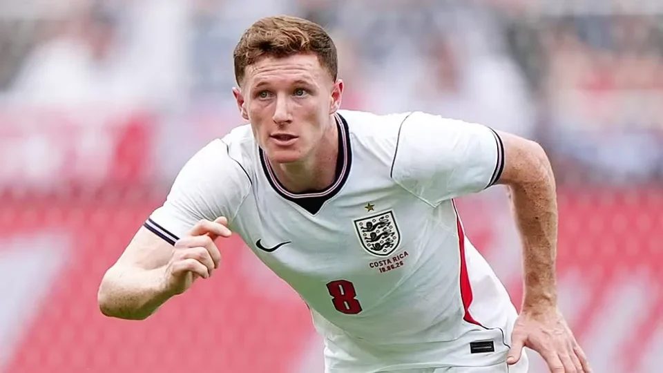 Do soco ao bilhão: Anderson vira protagonista de uma guerra milionária na Inglaterra