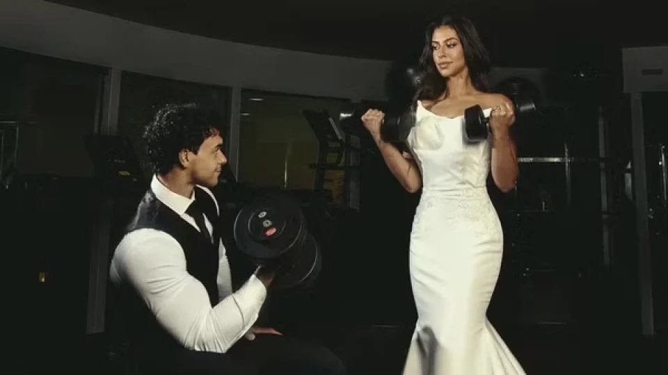 Filho de Carla Perez e Xanddy surpreende com pré-wedding em academia antes de casamento em ilha particular; veja as fotos