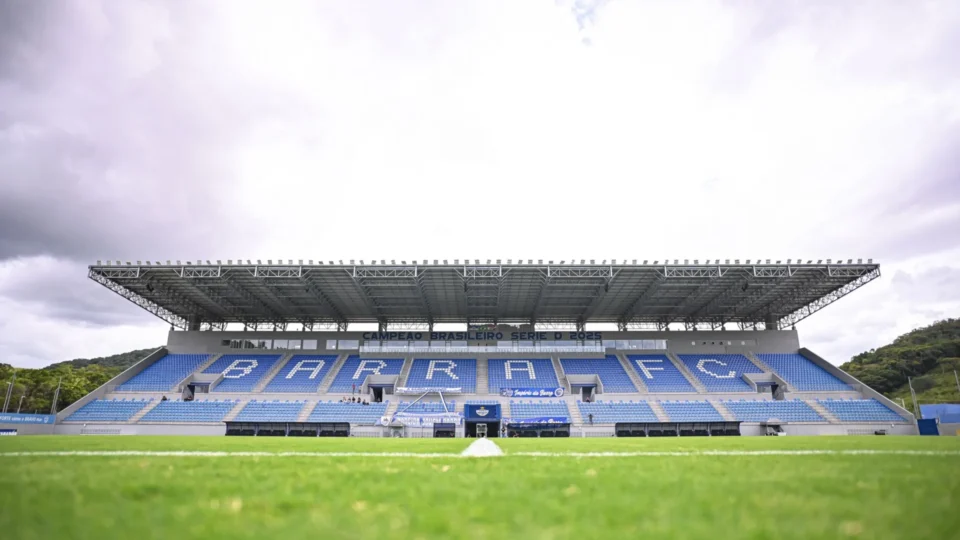 Santa Cruz vence Barra-SC fora de casa e ganha força na briga pelo acesso na Série C