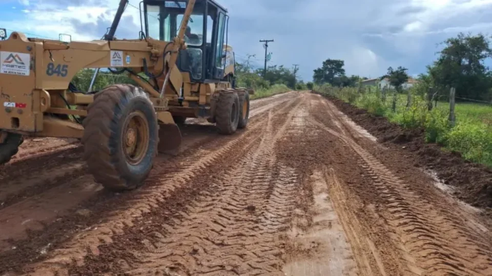 Subprefeituras levam serviços e estradas melhores ao campo na Bahia