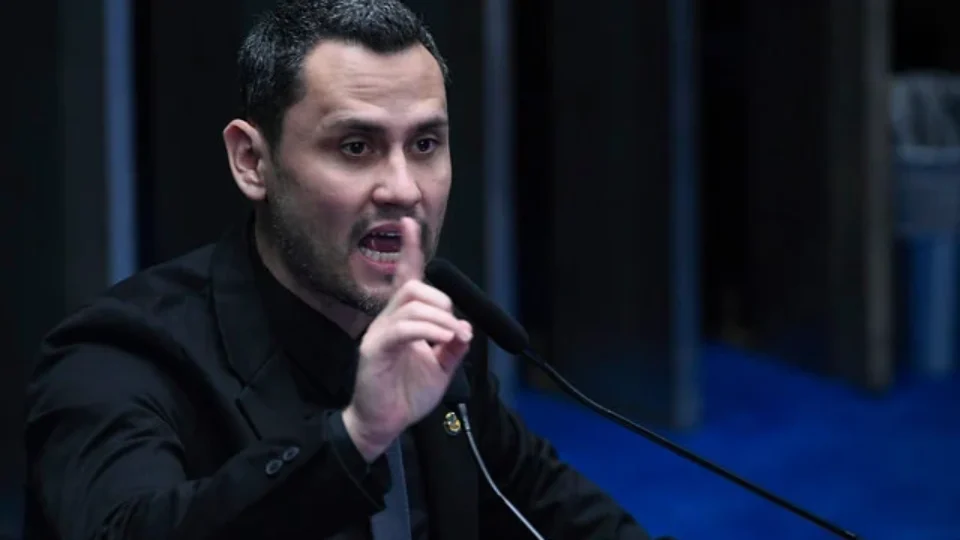 Cleitinho expõe regalias do Senado e dispara: “Sabe quem paga isso aqui? Vocês”