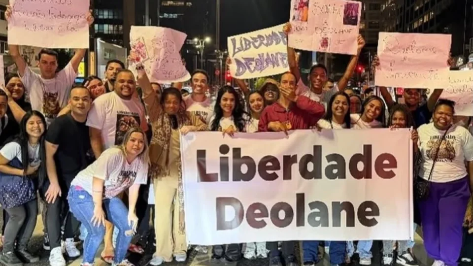 Assédio, bastidores da TV, novo visual de Vini Jr. e ato por Deolane movimentam o mundo dos famosos