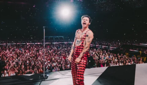 Harry Styles entrega show marcante em São Paulo e mostra maturidade no palco