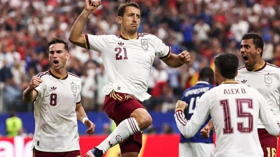 Espanha domina França, vence por 2 a 0 e vai à final do Mundial