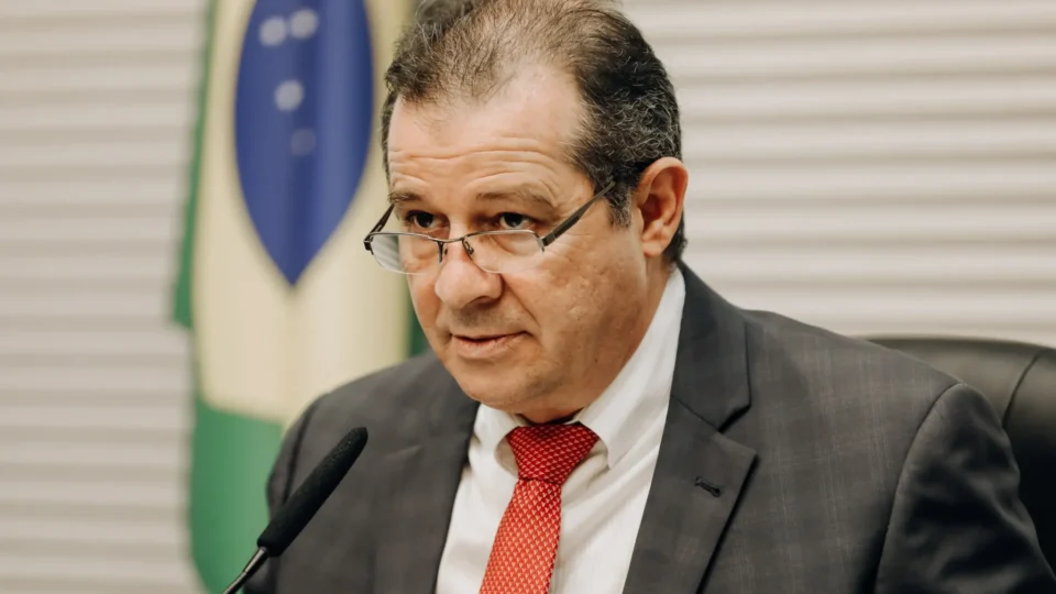 Deputado Luiz Fernando Teixeira do PT destina R$ 409 mil de verba parlamentar para alugar imóvel de assessora em SP