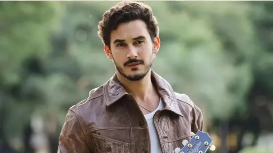 Quem é Filipe Bragança, revelado em ‘Chiquititas’ e em ‘Coração Acelerado’