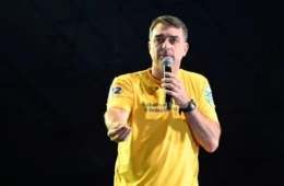 Escritório de Flávio Bolsonaro emitiu R$ 1,5 mi em notas para empresas ligadas a Vorcaro